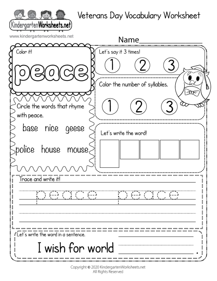 Reading comprehension worksheet about the differences and similarities of three important holidays Worksheet image illustrating the comparison of Memorial Day, Labor Day, and Veterans Day for fourth graders