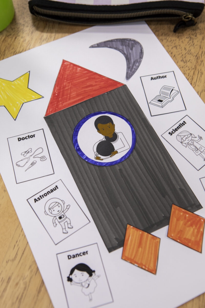 Fourth grade reading worksheet featuring a Venn diagram exercise comparing the biographies of Bessie Coleman and Mae Jemison
