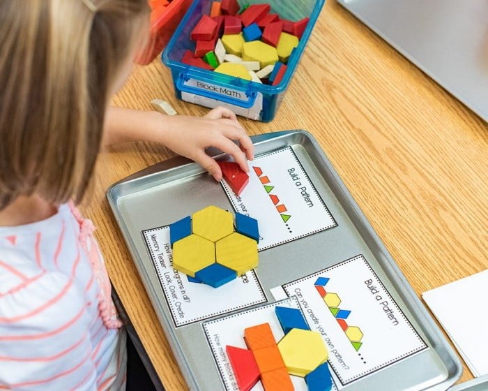 Third grade worksheet covering main idea and supporting details for reading comprehension