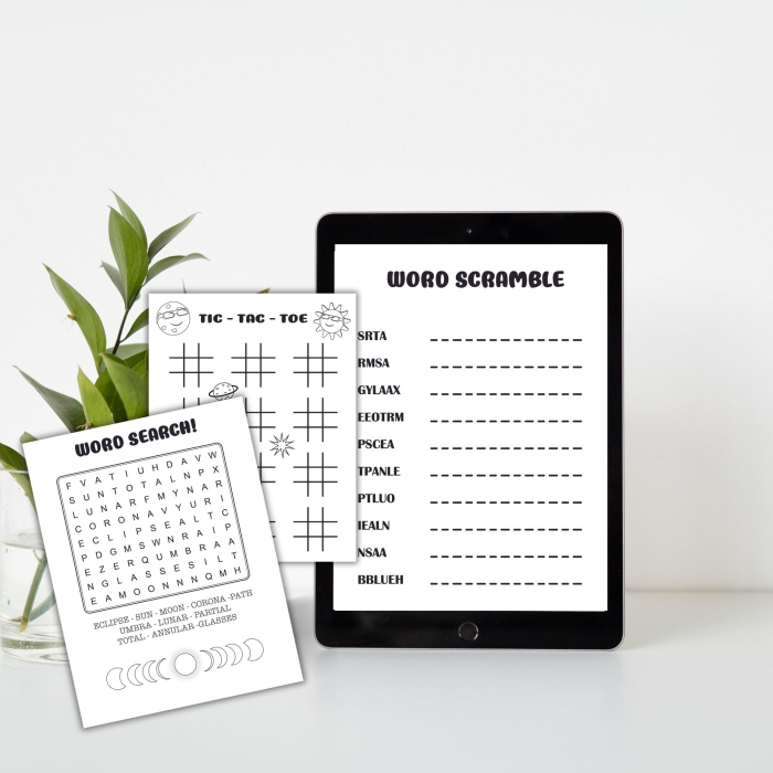 Colorful Tic-Tac-Toe worksheet featuring cartoon suns and moons for first graders. Engaging Sun and Moon Tic-Tac-Toe activity cards for Earth and Space Science.