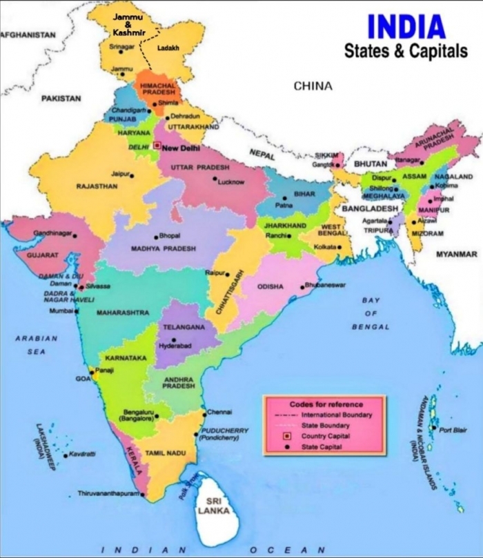 Map highlighting the states, union territories, and capitals of India for educational use